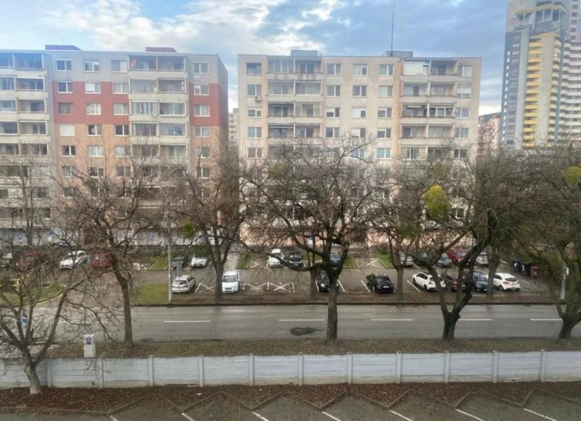 Private Apartment 1Km From Center Bratislava Exterior photo